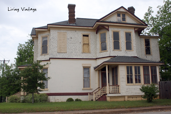 An old mansion abandoned in Rusk | Living Vintage