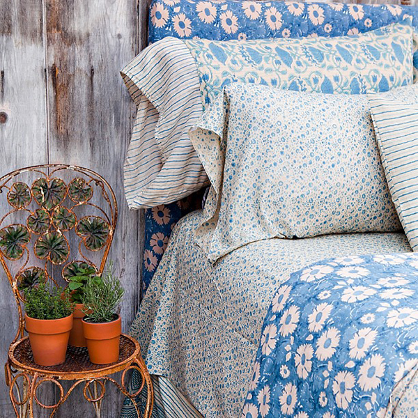 such pretty floral sheets - one of 8 picks for this week's Friday Favorites