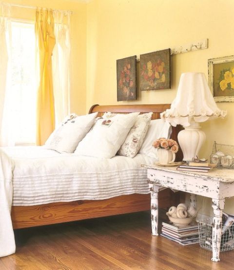 a wonderful, cheerful country bedroom - one of 8 picks for this week's Friday Favorites