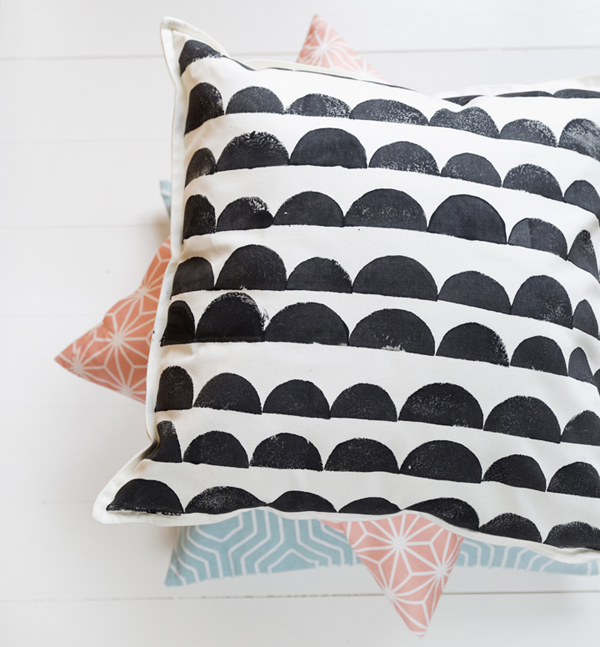 a pretty (and easy) way to add graphics to pillows (with a tutorial)