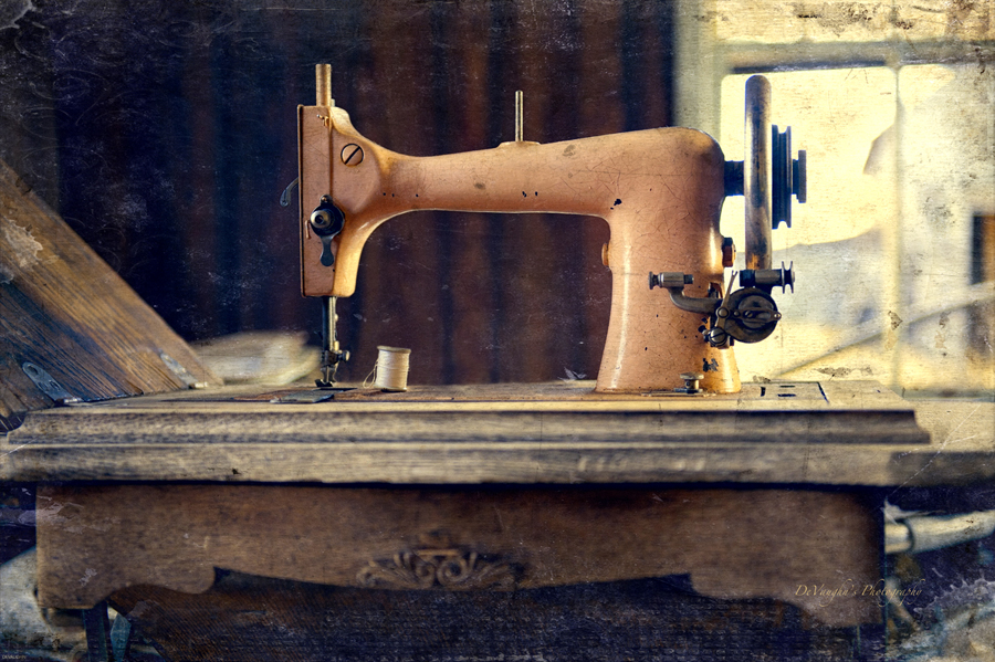 a lovely image of an old sewing machine - one of 8 picks for this week's friday Favorites