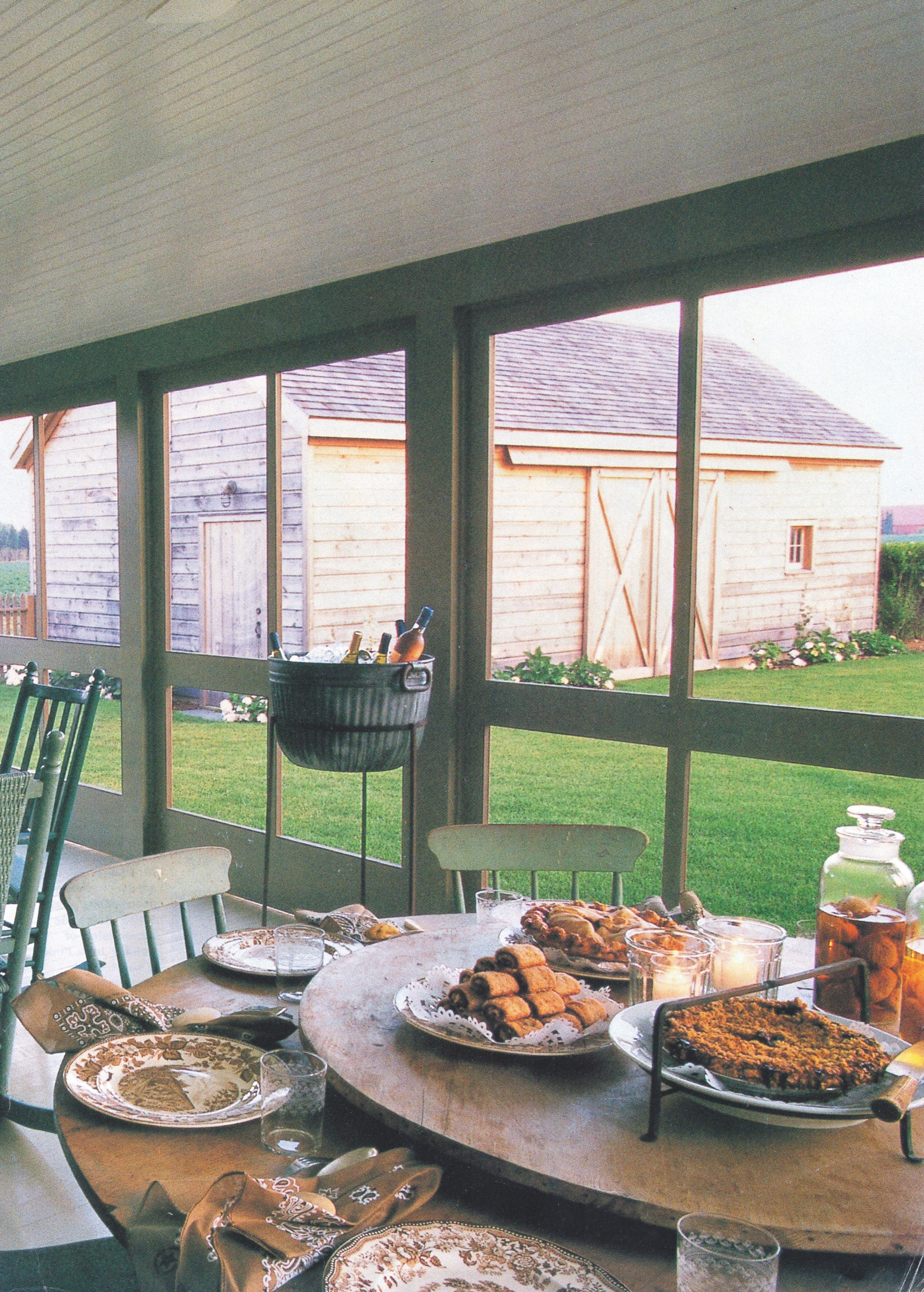 a place to dine in the screened-in porch