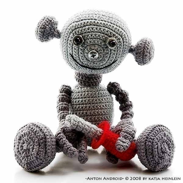 an adorable robot crochet pattern (with a tutorial) - one of 8 picks for this week's Friday Favorites