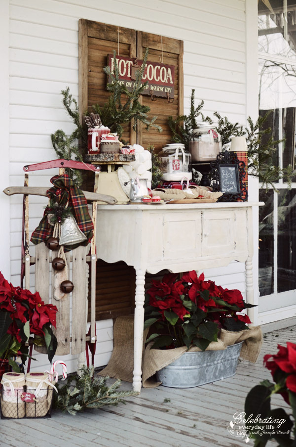 a festive way to welcome guests to a Christmas party - one of 8 picks for this week's Friday Favorites