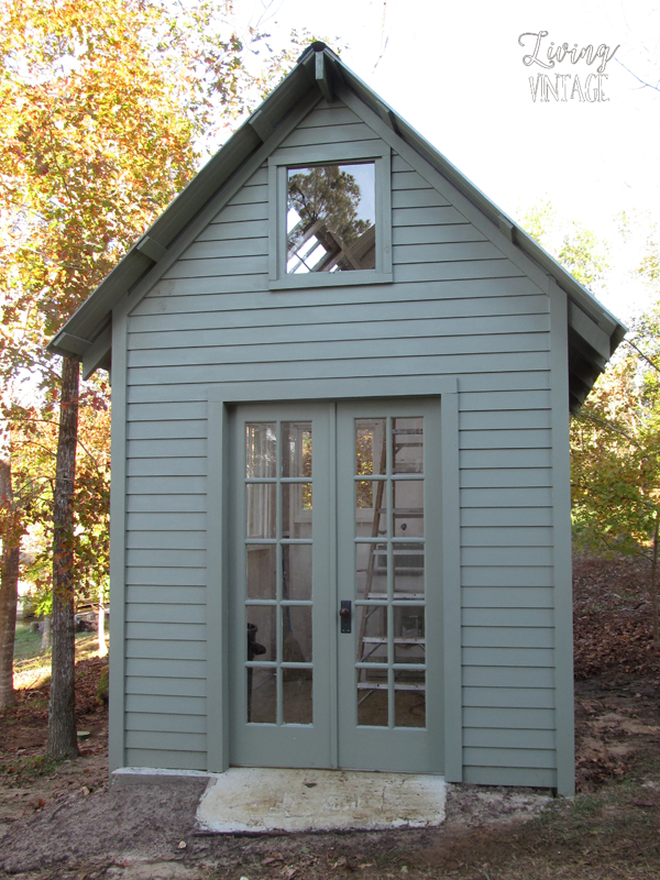 A really cute little greenhouse - see more photos @ Living Vintage