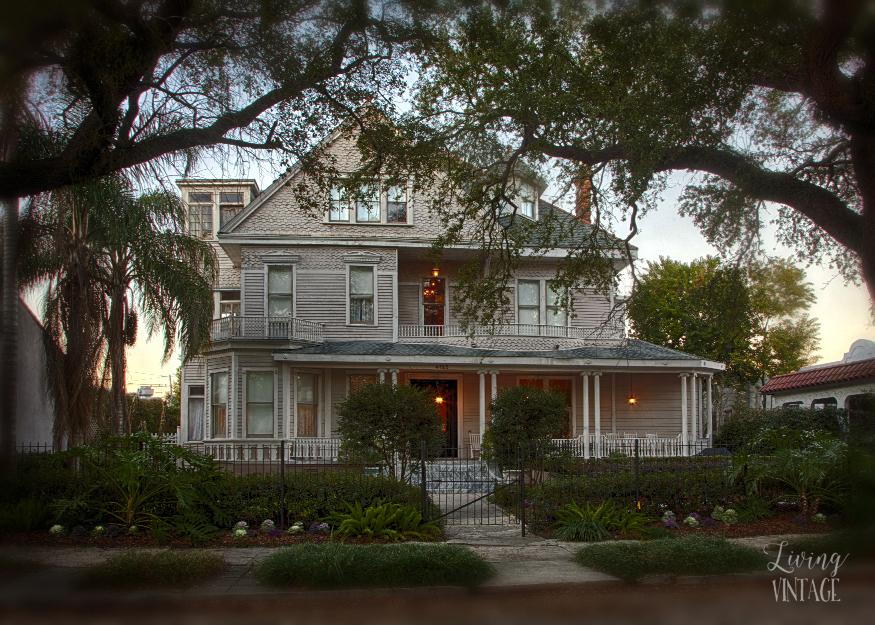 a beautiful bed & breakfast in New Orleans on St. Charles Avenue