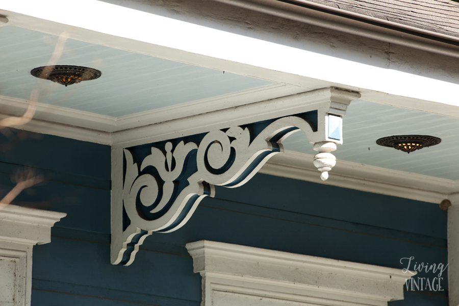 one of the beautiful corbels we spotted in New Orleans - hop over to Living Vintage to see more!