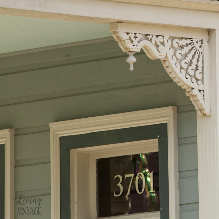 one of the beautiful corbels we spotted in New Orleans - hop over to Living Vintage to see more!