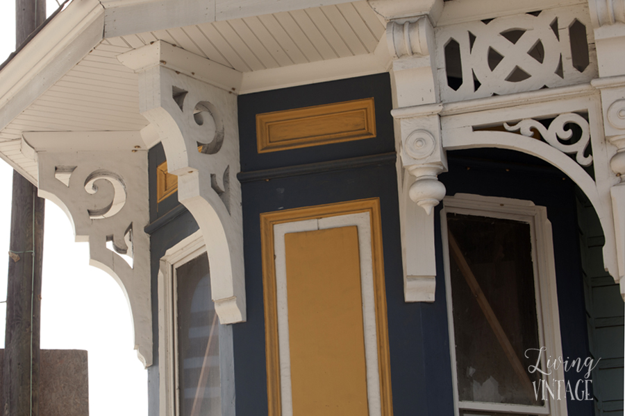 some of the beautiful corbels we spotted in New Orleans - hop over to Living Vintage to see more!