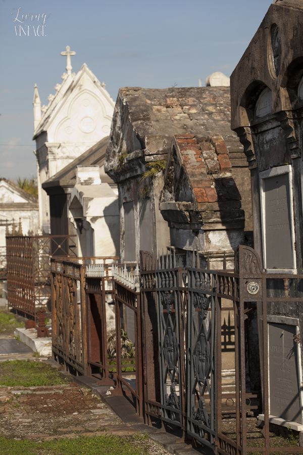 the haunting cemeteries in New Orleans