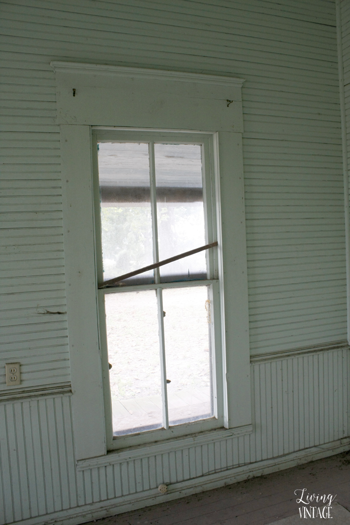 gorgeous, gorgeous beadboard in a light shade of green