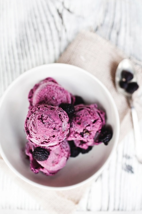 black raspberry ice cream (and a recipe I must try this summer) - one of 8 picks for this week's Friday Favorites
