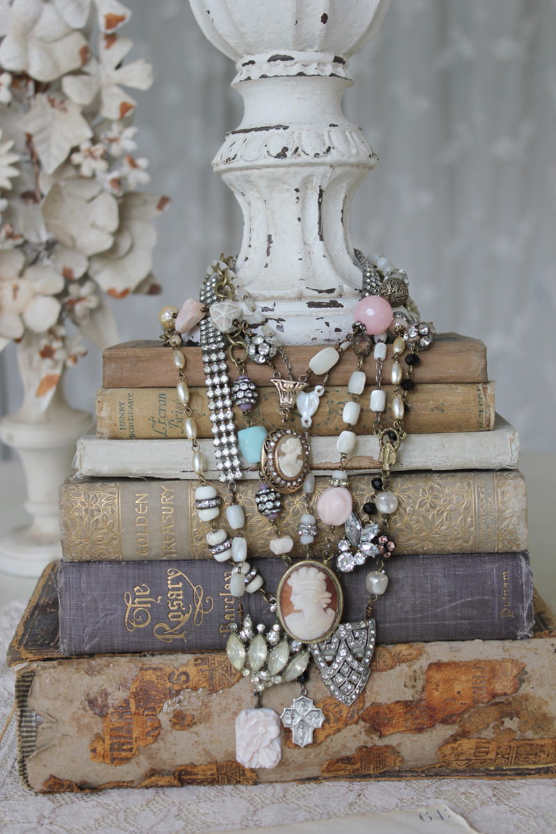 a beautiful way to display jewelry - 1 of 8 picks for this week's Friday Favorites