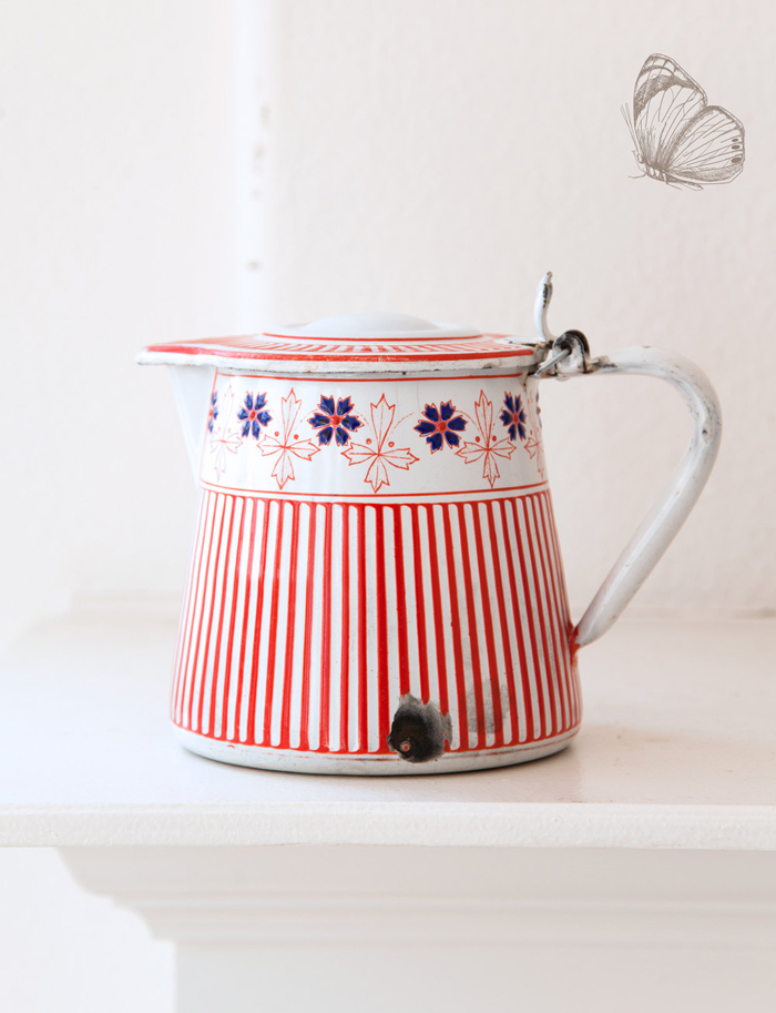 a very pretty French vintage milk pot - 1 of 8 picks for this week's Friday Favorites