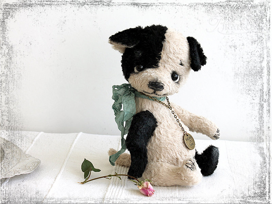 an adorable handmade bear - one of 8 picks for this week's Friday Favorites