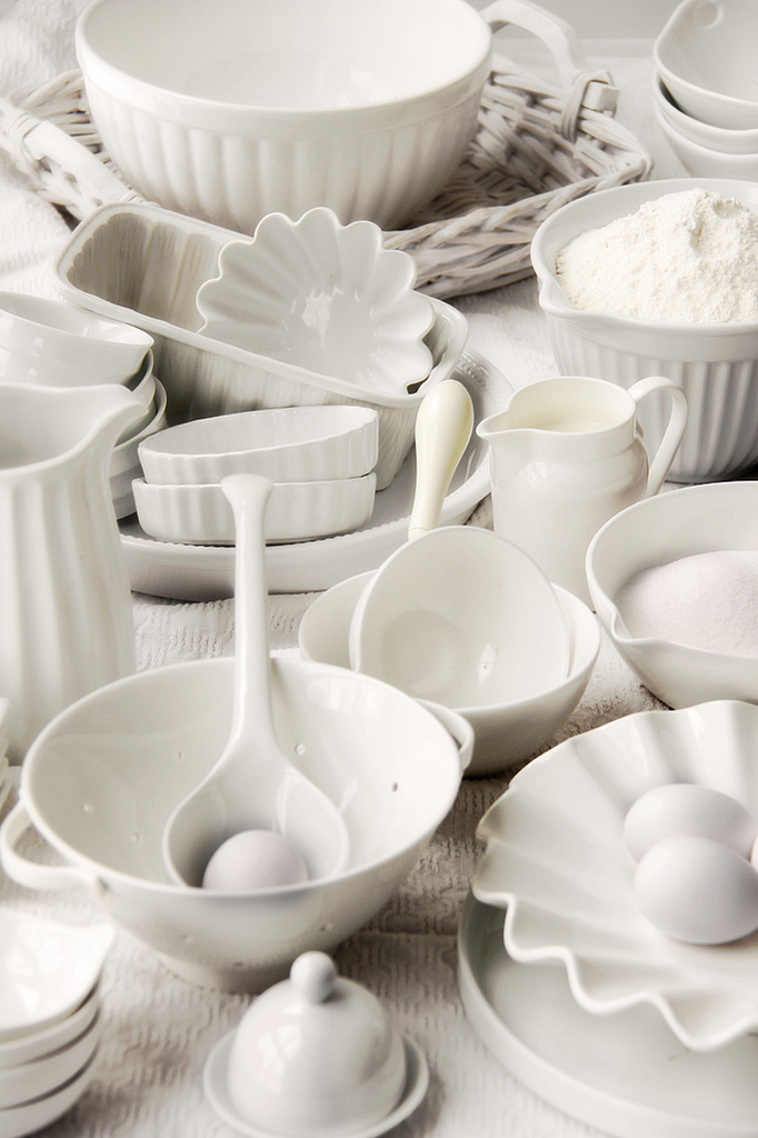 a collection of pretty white dishes - 1 of 8 picks for this week's Friday Favorites