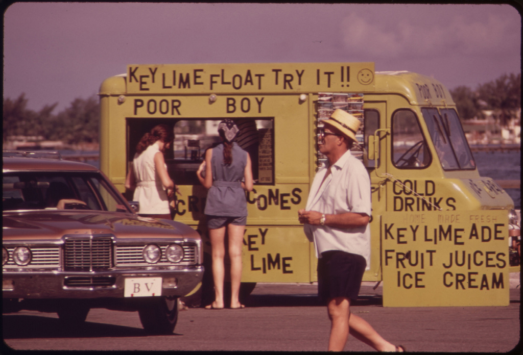 a really cool food truck, circa 1975