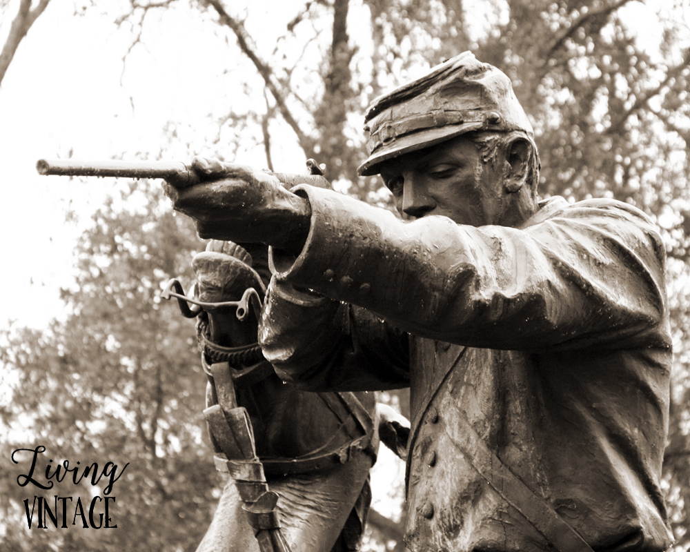 a soldier statue at the Civil War battlefield in Vicksburg