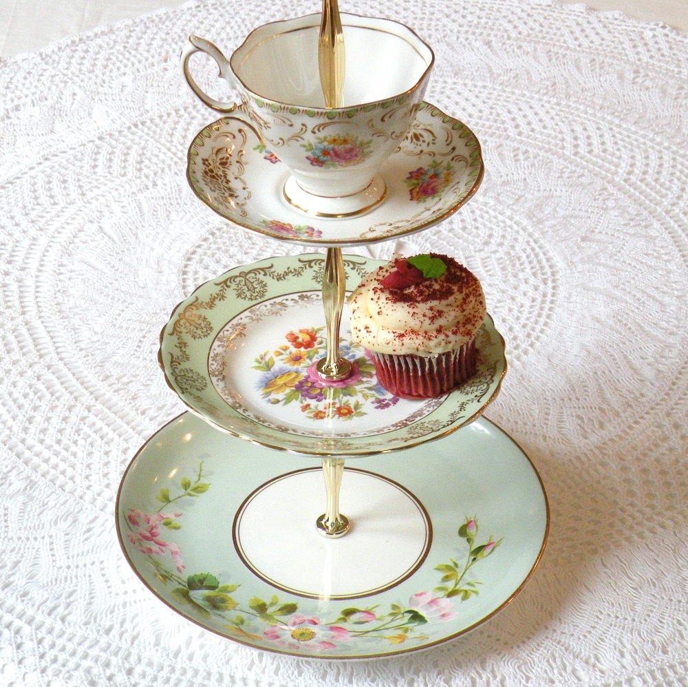 an excellent and fun way to repurpose vintage cups and saucers